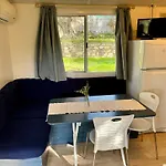 Camper Village Κάμπινγκ *