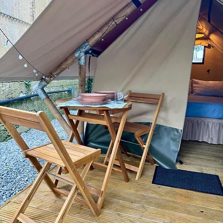 Kamp alanı Camper Village *