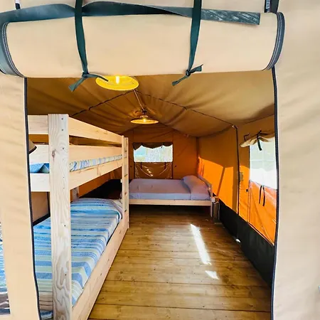 Camper Village 산토스테파노알마레